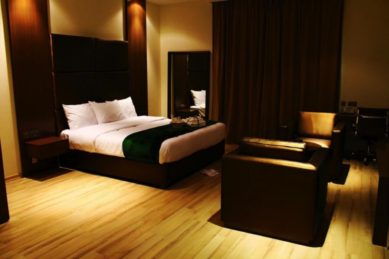 Rawda Hotel Doha Exteriör bild