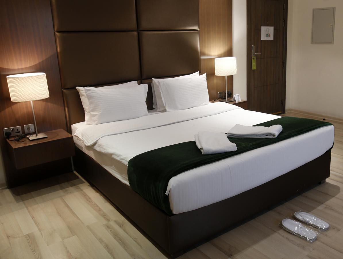 Rawda Hotel Doha Exteriör bild