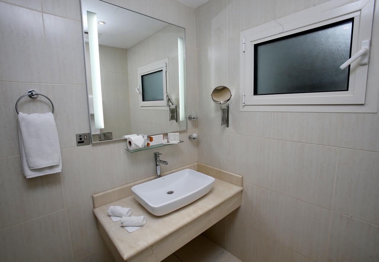 Rawda Hotel Doha Exteriör bild