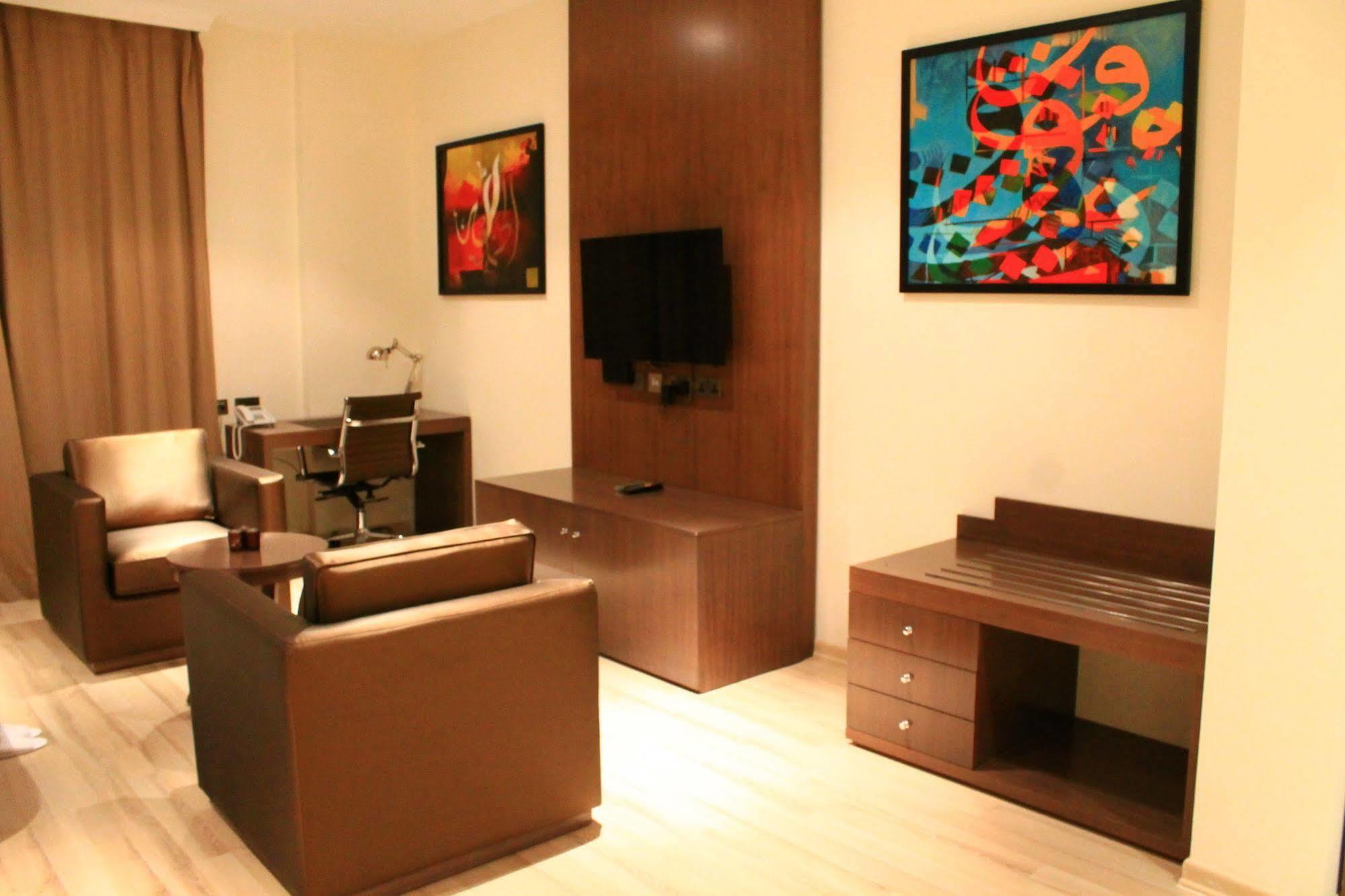 Rawda Hotel Doha Exteriör bild