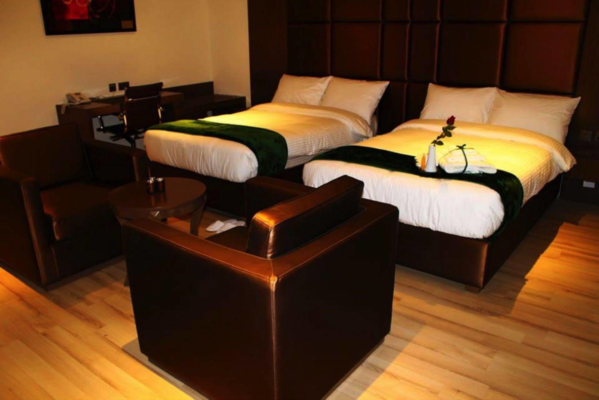 Rawda Hotel Doha Exteriör bild